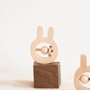 Hochet d'éveil en bois - TapTap Lapin